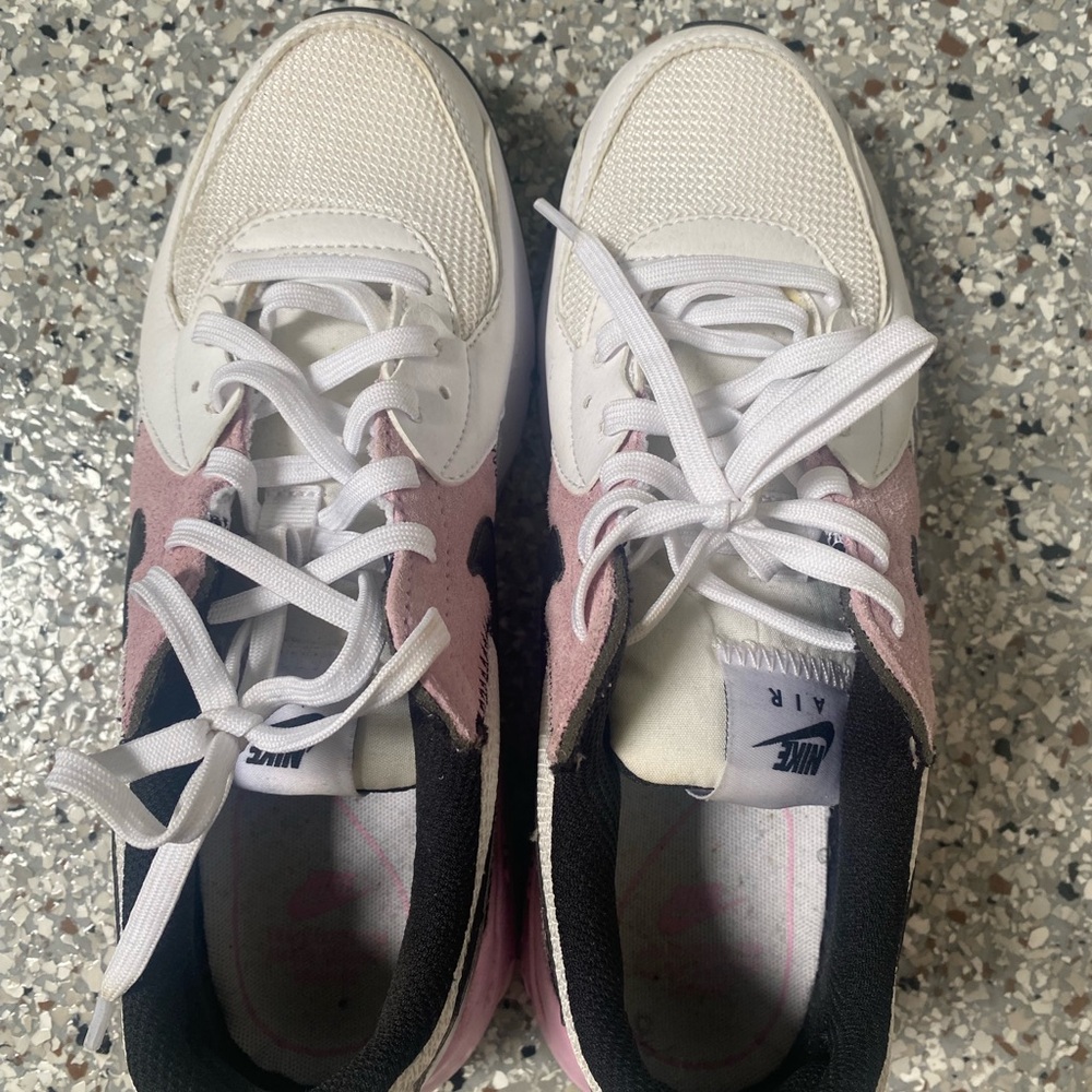 Nike Air Max Sneakers View 3